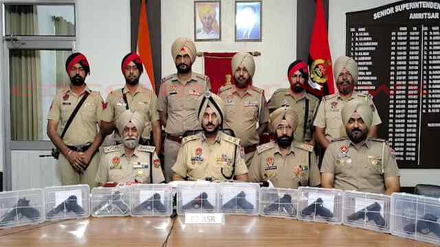 Punjab News: भारी मात्रा में हथियारों सहित 8 आरोपी गिरफ्तार, देखें वीडियो