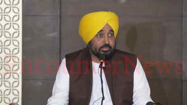 Punjab News: CM Mann का खुलासा, मेरा मास्क पहनाया, लेकिन गले पर मेरा निशान लगाना भूले, संगत करेंगी फैसला, देखें Live