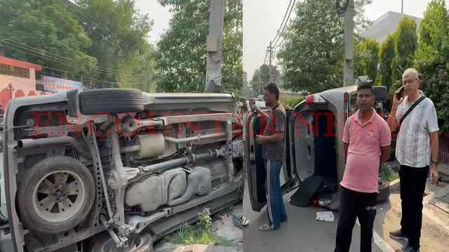 Jalandhar News: गेट तोड़कर घर में घुसी इनोवा कार, गाड़ी में फंसा चालक, देखें वीडियो