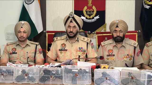 Punjab News: 10 आधुनिक हथियार, 5 किलो हेरोइन और 30 लाख बरामद, अफगानी नौजवान और नाबालिग सहित 7 गिरफ्तार, देखें वीडियो