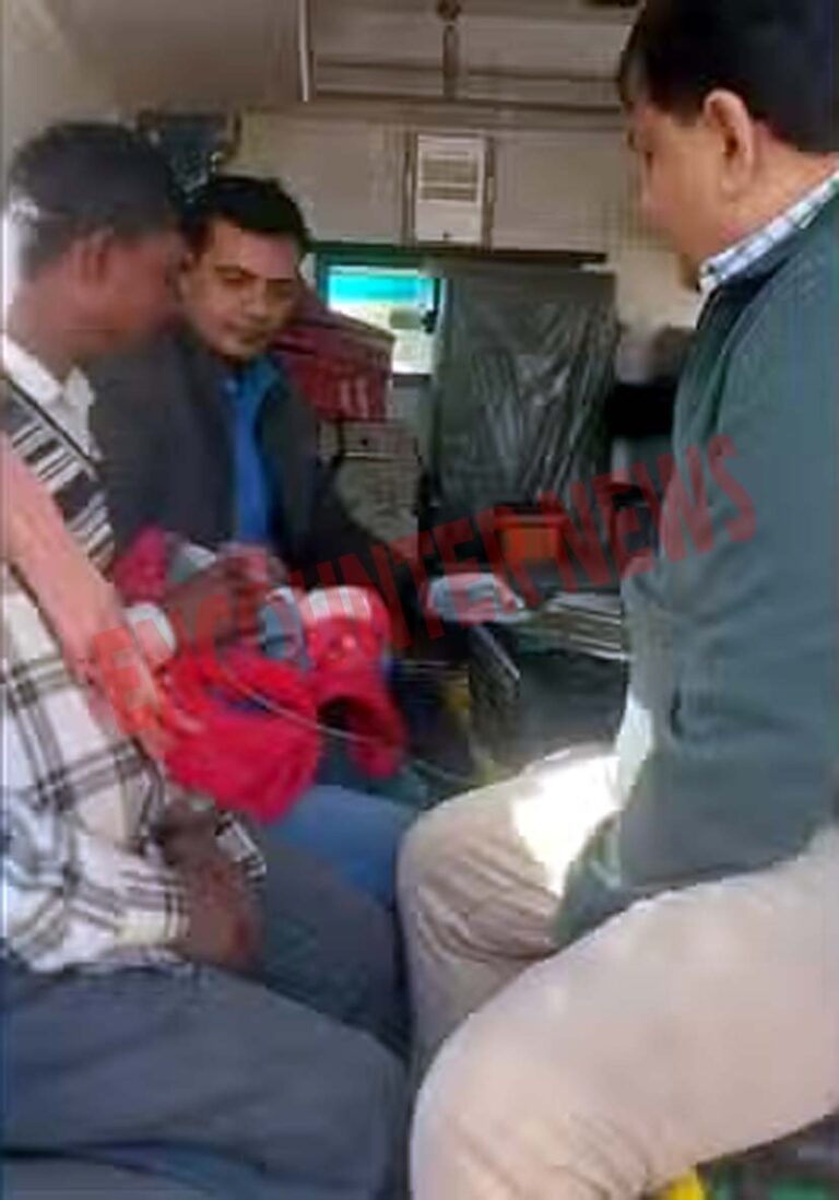 झाड़ियों से 4 दिन की बच्ची हुई बरामद