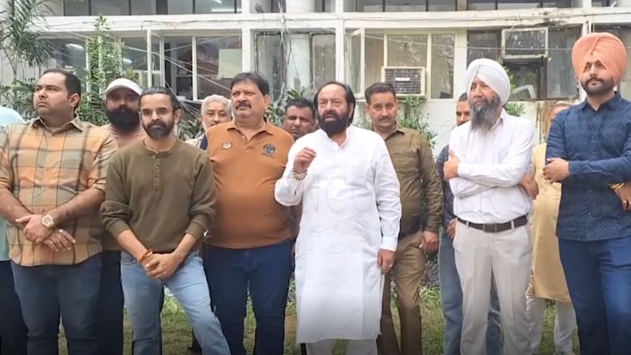 Punjab News: पटाखा बाजार को लेकर विवाद, लगाए गंभीर आरोप, देखें वीडियो