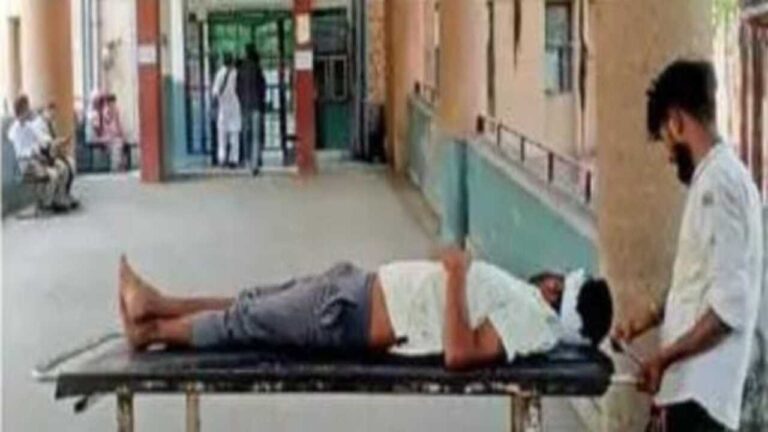 Jalandhar News: Civil Hospital में डॉक्टर की हड़ताल के चलते इमरजेंसी वार्ड से इलाज के बिना लौटे मरीज