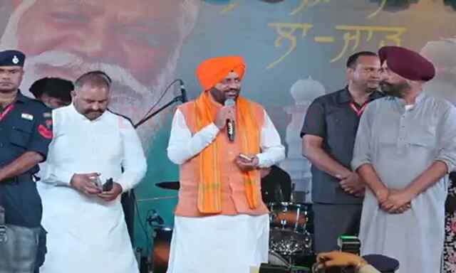 Jalandhar News: अलमस्त बापू लाल बादशाह जी के मेले में नतमस्तक हुए मुख्यमंत्री नायब सिंह, देखें वीडियो