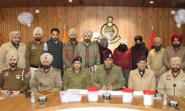 Punjab News: विदेशी हथियार और 2 किलो हेरोइन सहित 3 तस्कर गिरफ्तार