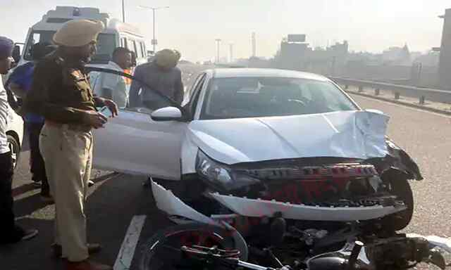 Punjab News: तेज रफ्तार कार ने बाइक को मारी टक्कर, युवक की मौत