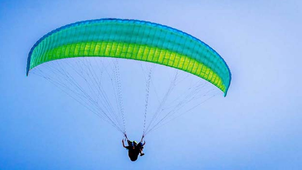 Paragliding के दौरान बड़ा हादसा, Pilot की मौत