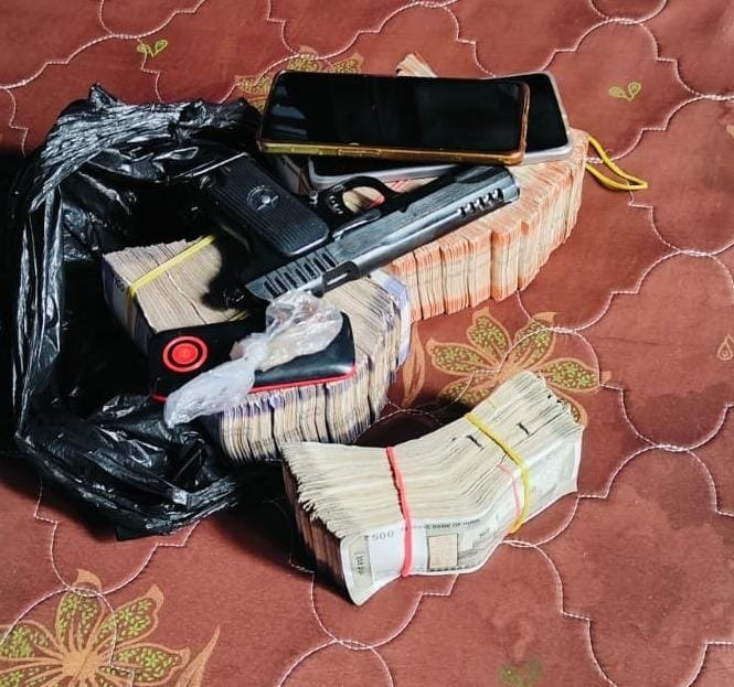 Punjab News: ड्रग मनी, पिस्टल और कारतूस के साथ तस्कर गिरफ्तार