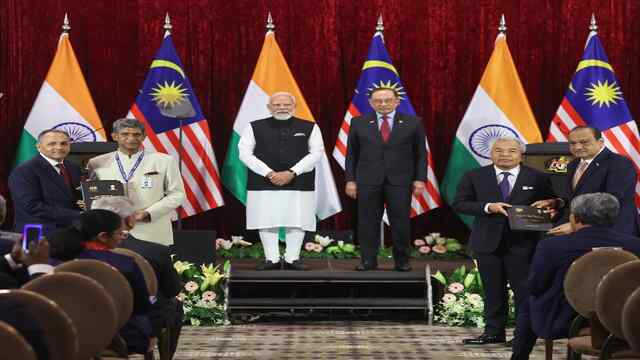 मलेशिया से PM Modi की पाकिस्तान को सीधी चेतावनी, बोले – ‘आंतकवाद से लड़ने पर ध्यान देंगे’