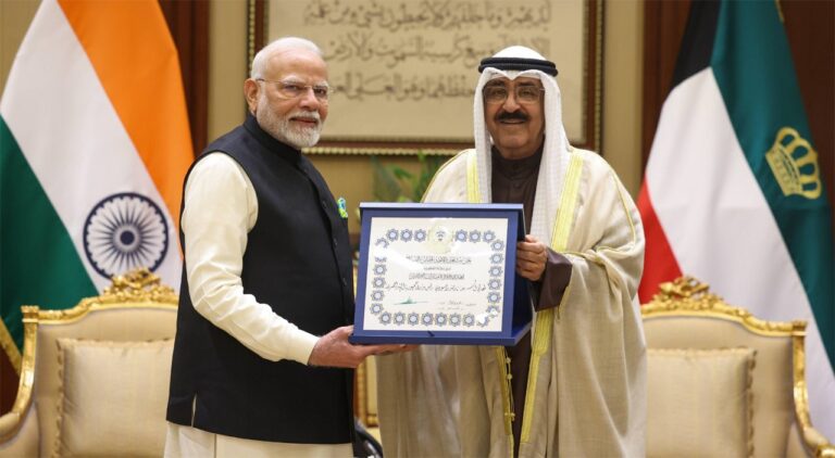 Kuwait : PM मोदी को सर्वोच्च सम्मान ‘द ऑर्डर ऑफ मुबारक अल कबीर’ से किया सम्मानित