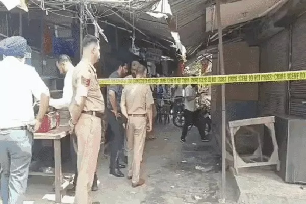 Punjab News: घर बुलाकर बॉयफ्रेंड की हत्या, कुल्हाड़ी से काटी गर्दन