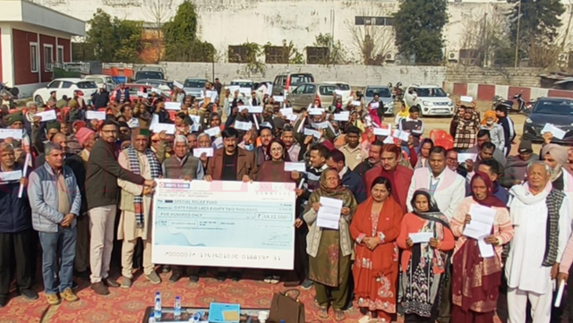 विधायक विवेक शर्मा ने 90 आपदा प्रभावित परिवारों को वितरित किए 65 लाख के चैक