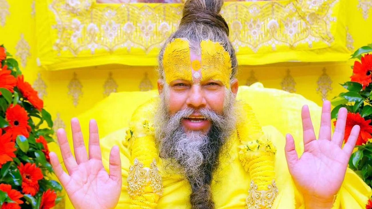 क्या सच में हाथों में अंगूठी पहनने से बदलती है किस्मत? Premanand Maharaj से जानें जवाब