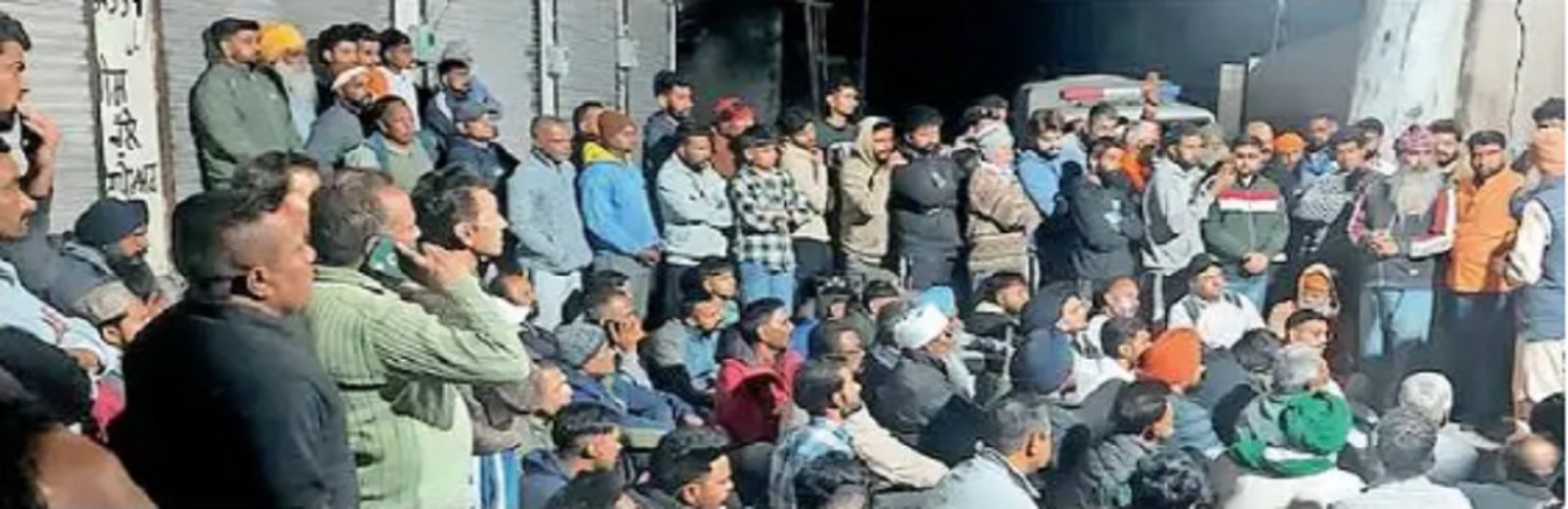 Jalandhar News: चौकी इंचार्ज को Suspend करने को लेकर सरपंचों ने लगाया धरना