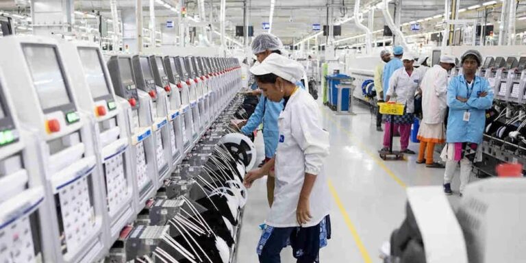 iPhone से युवाओं को मिला रोजगार, देश में हो रही रिकॉर्ड तोड़ production