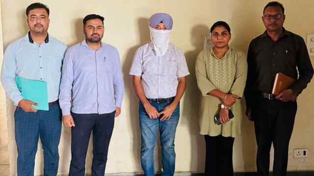 रिश्वत मांगने के आरोप में साइंस मास्टर-कम-कानूनी सलाहकार विजिलेंस ब्यूरो द्वारा गिरफ्तार