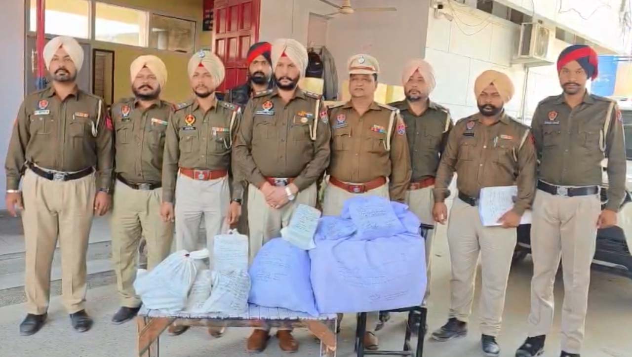 Punjab News: नशीली दवाइयों का जखीरा बरामद, तस्कर फरार