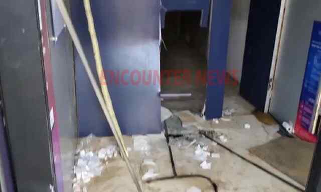 Punjab News: पुलिस नाके के पास से SBI की ATM मशीन उखाड़कर ले गए चोर
