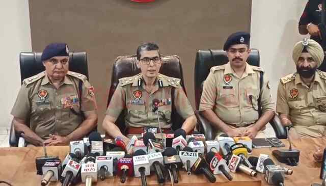 Jalandhar News: सरकारी जानकारी लीक कर पाक भेजते 3 आरोपी गिरफ्तार, देखें Live
