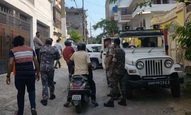 RSS कार्यालय पर हमला, बदमाशों ने फेंके 2 पेट्रोल बम; मचा हड़कंप, देखें वीडियो