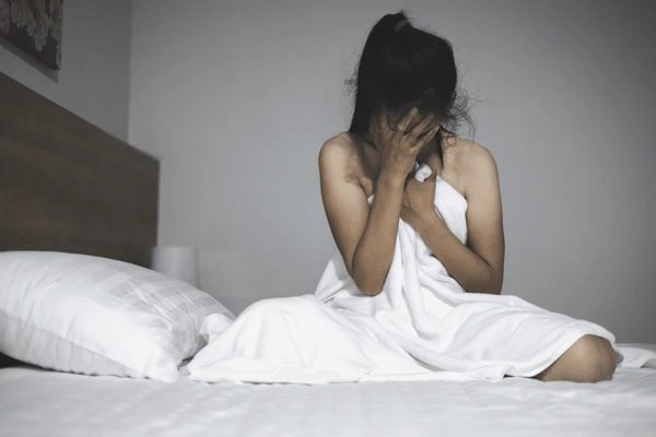 धोखे से अश्लील Video बना युवती से किया Rape, ब्लैकमेल कर लाखों रुपए हड़पे