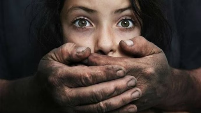 11 साल की बच्ची से रेप, बुजुर्ग पड़ोसी ने की दरिंदगी, गिरफ्तार
