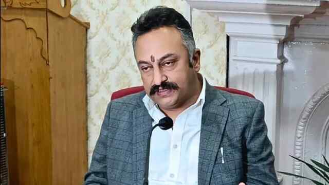 शिक्षा मंत्री ने सड़क दुर्घटना में 13 लोगों की मृत्यु पर शोक व्यक्त किया