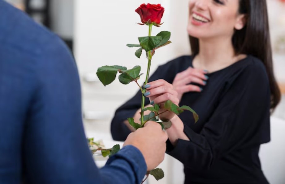 Rose Day पर करें प्यार का इज़हार, जानें गुलाब के फूलों का खास संदेश