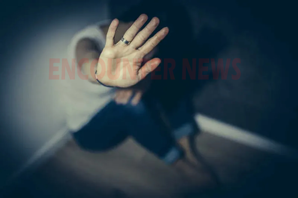 24 छात्राओं का यौन शोषण करने के आरोप में टीचर गिरफ्तार