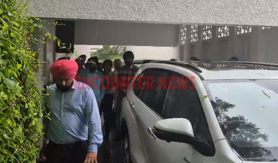 Punjab News: सुबह-सुबह Bikram Majithia के घर विजिलेंस की रेड, देखें वीडियो