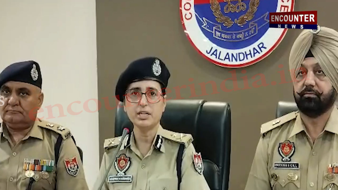 Jalandhar News: Vijay Jeweller लूट मामले में  CP Dhanpreet Kaur ने किया खुलासा, देखें वीडियो