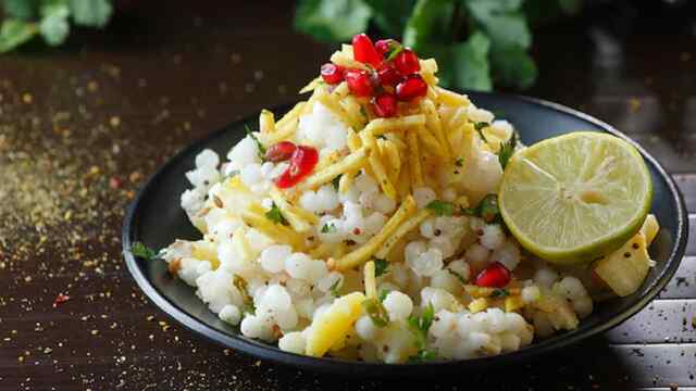 इस तरीके से तैयार करें Sabudana Khichdi, नहीं बनेगी चिपचिपी