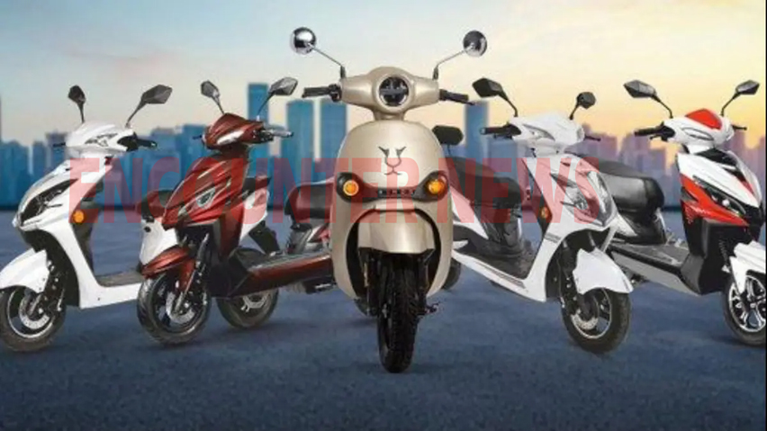 Electric वाहनों पर सरकार ने घटाया टैक्स, सस्ती होंगी EV Bike और Cars