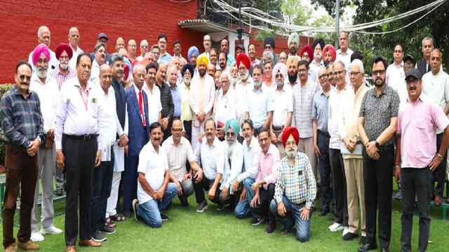 मुख्यमंत्री ने पत्रकारों को लोकतंत्र की सजग चेतना बताया, कहा- सत्य और जिम्मेदारी ही पत्रकारिता की असली ताकत