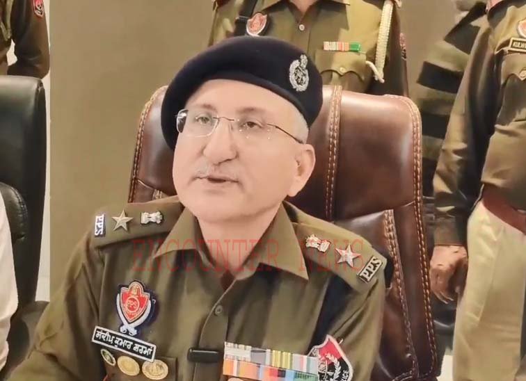 Jalandhar News: भारी मात्रा में चूरा पोस्त और अवैध हथियार सहित 2 तस्कर गिरफ्तार, देखें Live