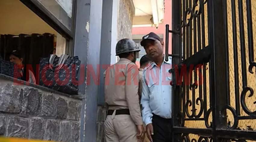 स्कूलों को बम से उड़ाने की मिली धमकी, पेरेंट्स और प्रशासन में मचा हड़कंप