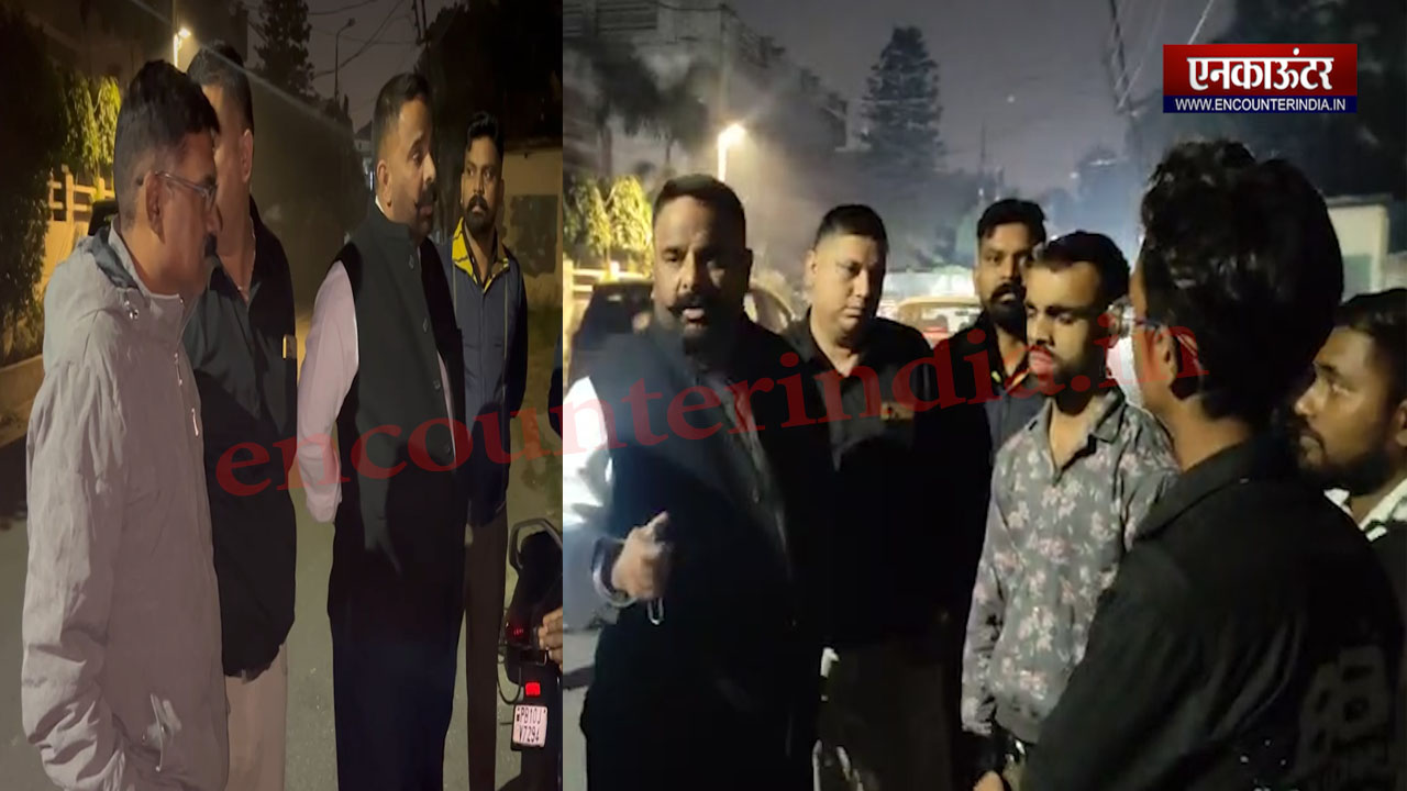 Punjab News: सड़कों पर कूड़ा फेंकने वालों पर सख्त हुआ निगम, जोनल कमिश्नर जसदेव सेखों ने खुद की कार्रवाई, देखें वीडियो