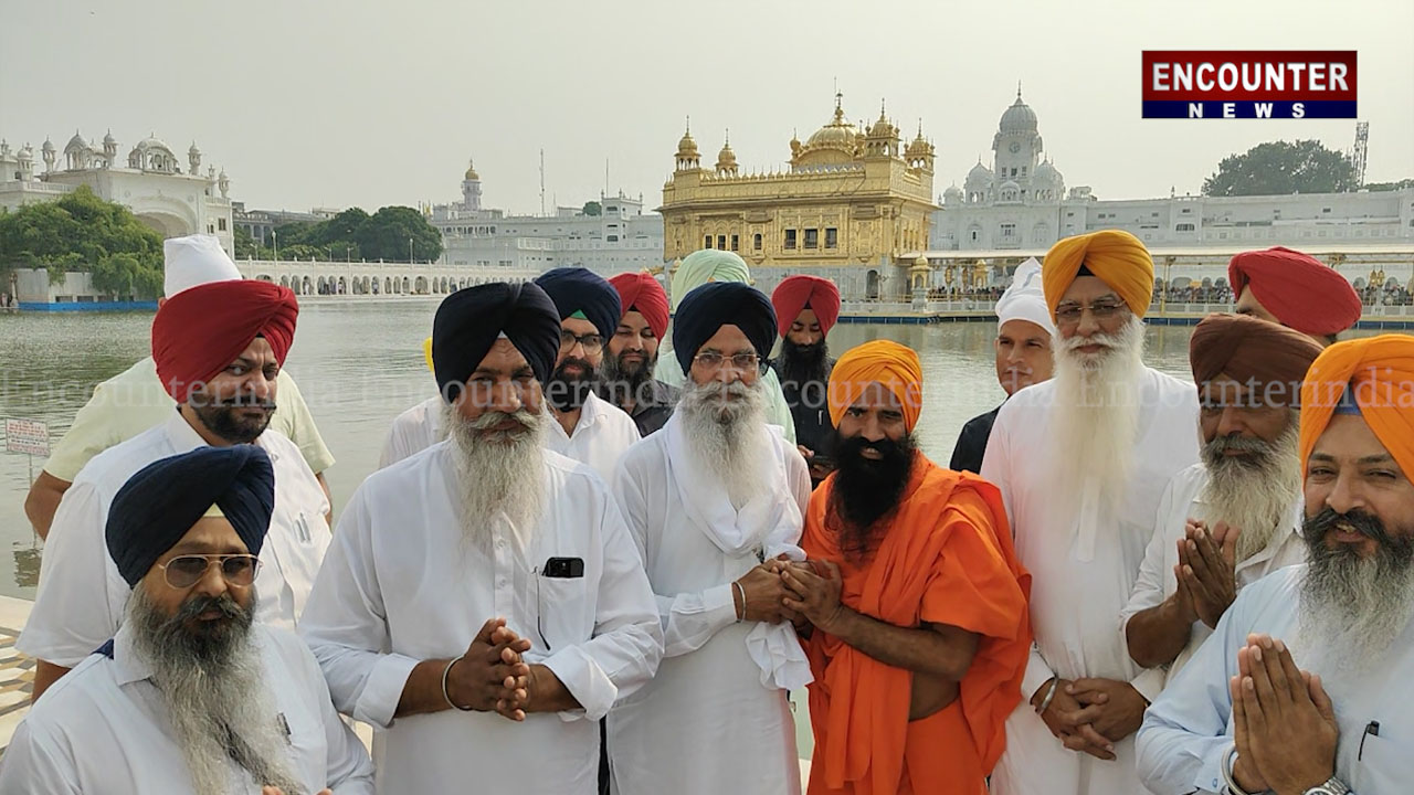 Punjab News: Golden Temple पहुंचे रामदेव, बाढ़ पीड़ितों को दिया एक करोड़ का राहत फंड, देखें वीडियो
