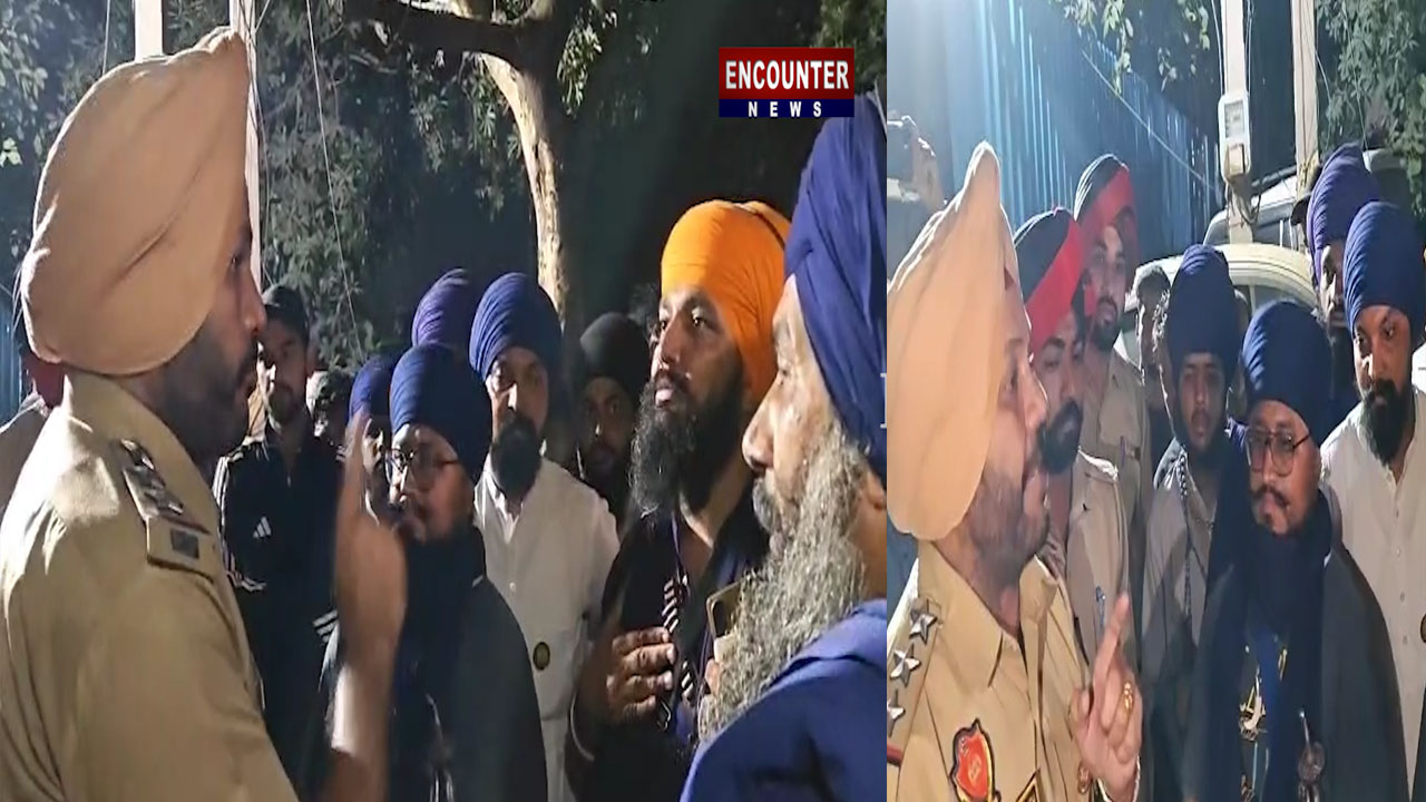 Jalandhar News: थाने के बाहर निहंग और SHO हुए आमने सामने, देखें वीडियो