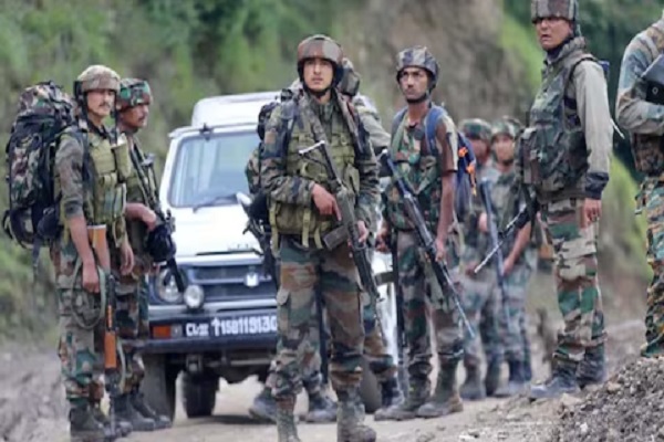 सेना ने Lashkar के 2 आतंकियों को घेरा, इलाका किया Seal