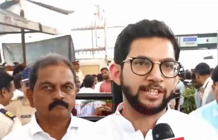 फिर गर्माई सियासत, उद्धव गुट का शपथ लेने से इंकार, किया सदन से वॉकआउट