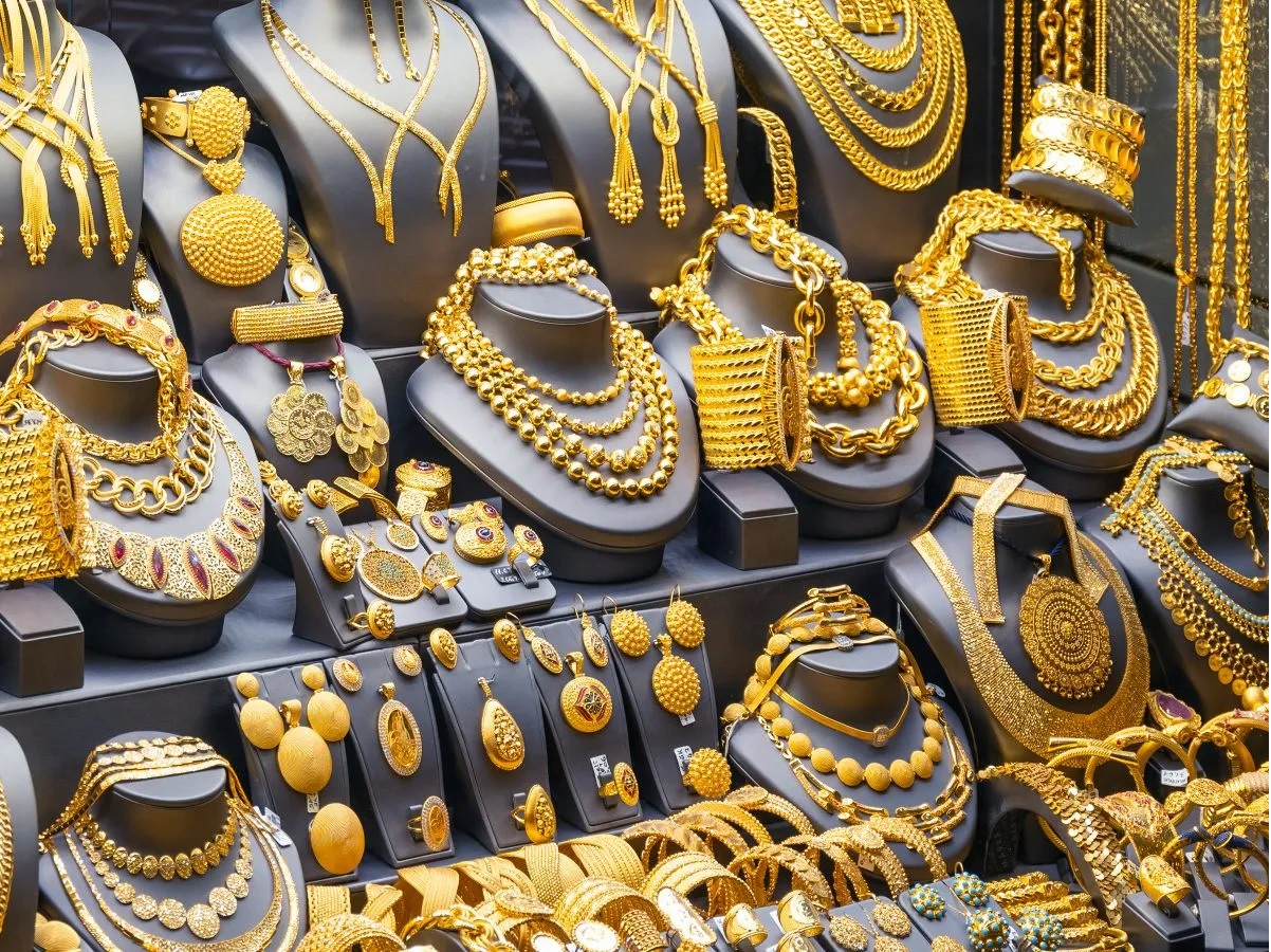 Stock market के बाद Gold और Silver में भी Crashed, इतने गिरे दाम
