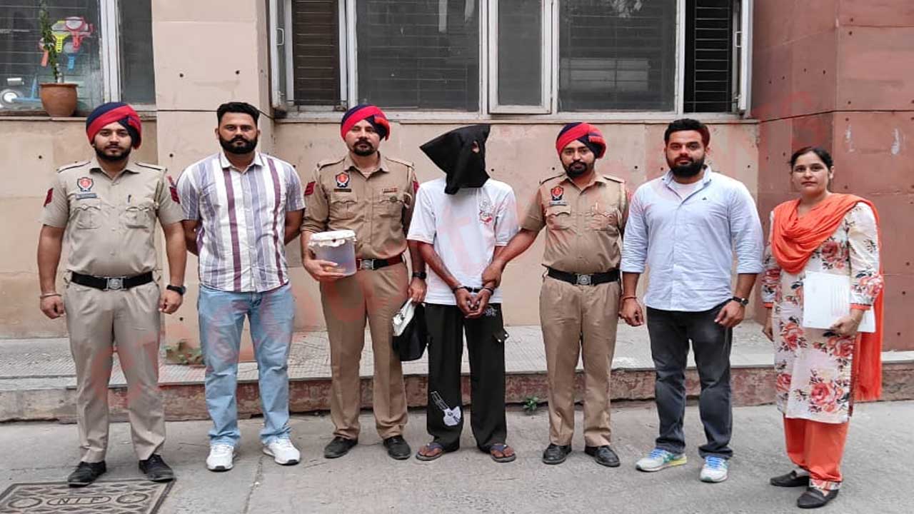 Punjab News: पॉश इलाके मे चोरी करने वाला आरोपी गिरफ्तार, देखे वीडियो