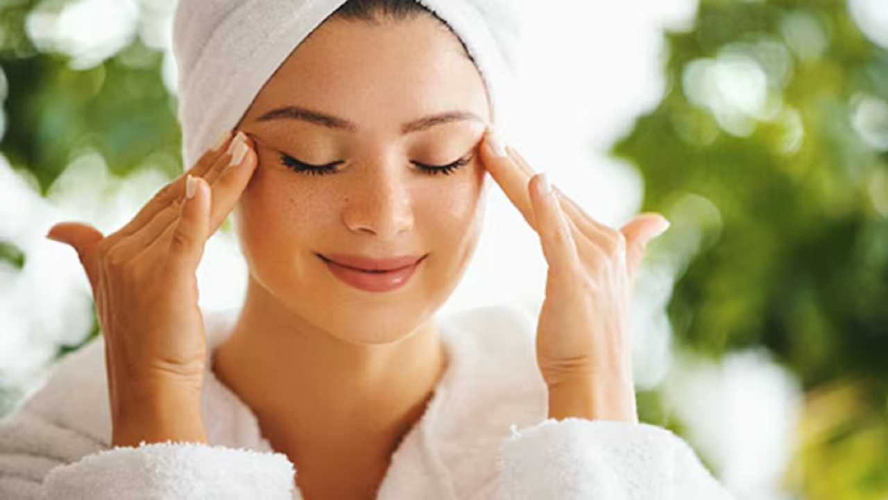Dead Skin से परेशान है तो इन फलों को Diet में जरूर करें शामिल