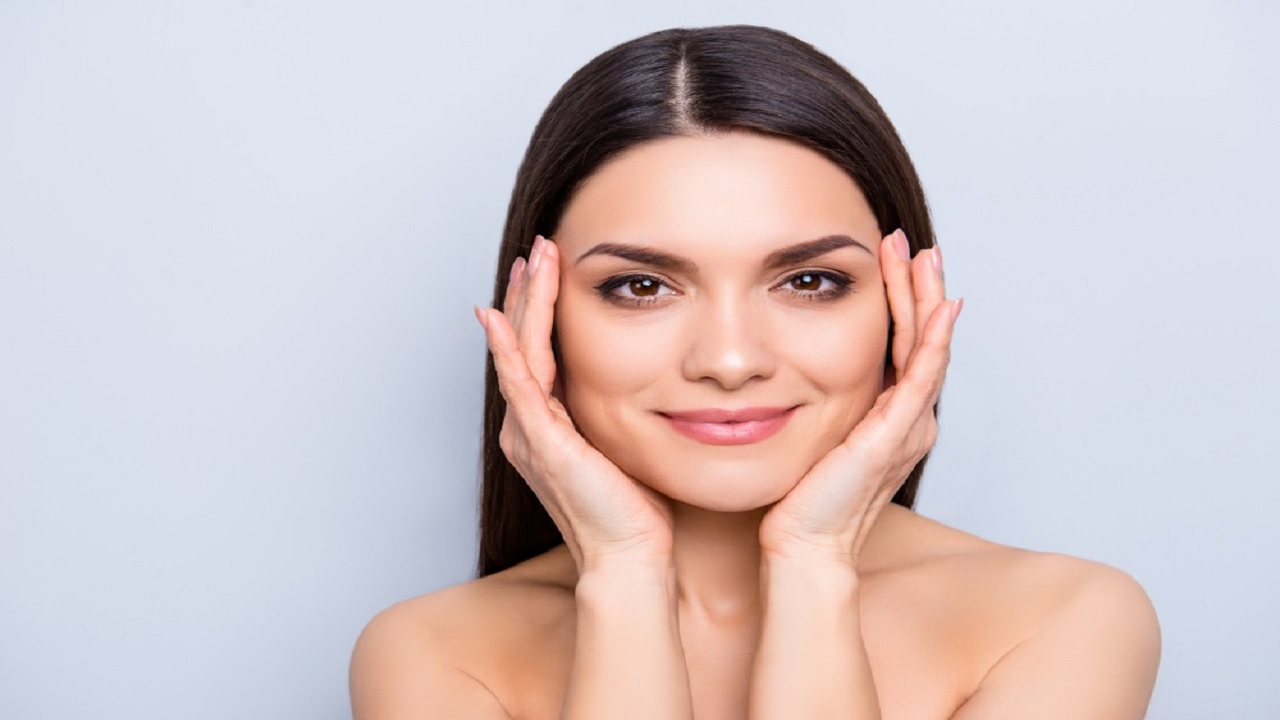 Skin दिखेगी Naturally Glowing, इन आदतों को करें अपनी Routine में शामिल