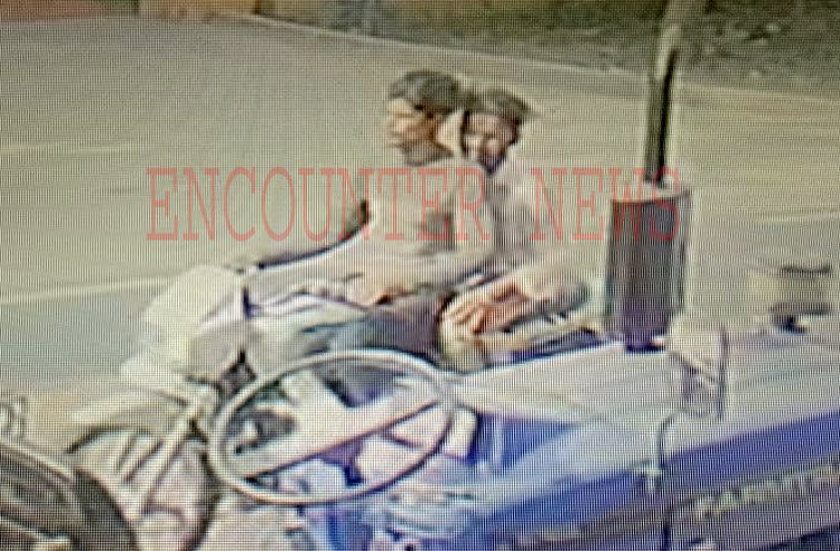 Jalandhar News: अब पुलिस अधिकारी हो रहे स्नेचरों का शिकार, Sub Inspector की चेन छीनकर हुए फरार, देखें CCTV