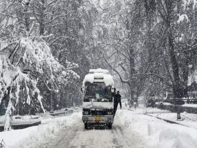 बर्फबारी का अलर्ट जारी, मौसम विभाग ने दी 5 राज्यों में कोहरे की चेतावनी