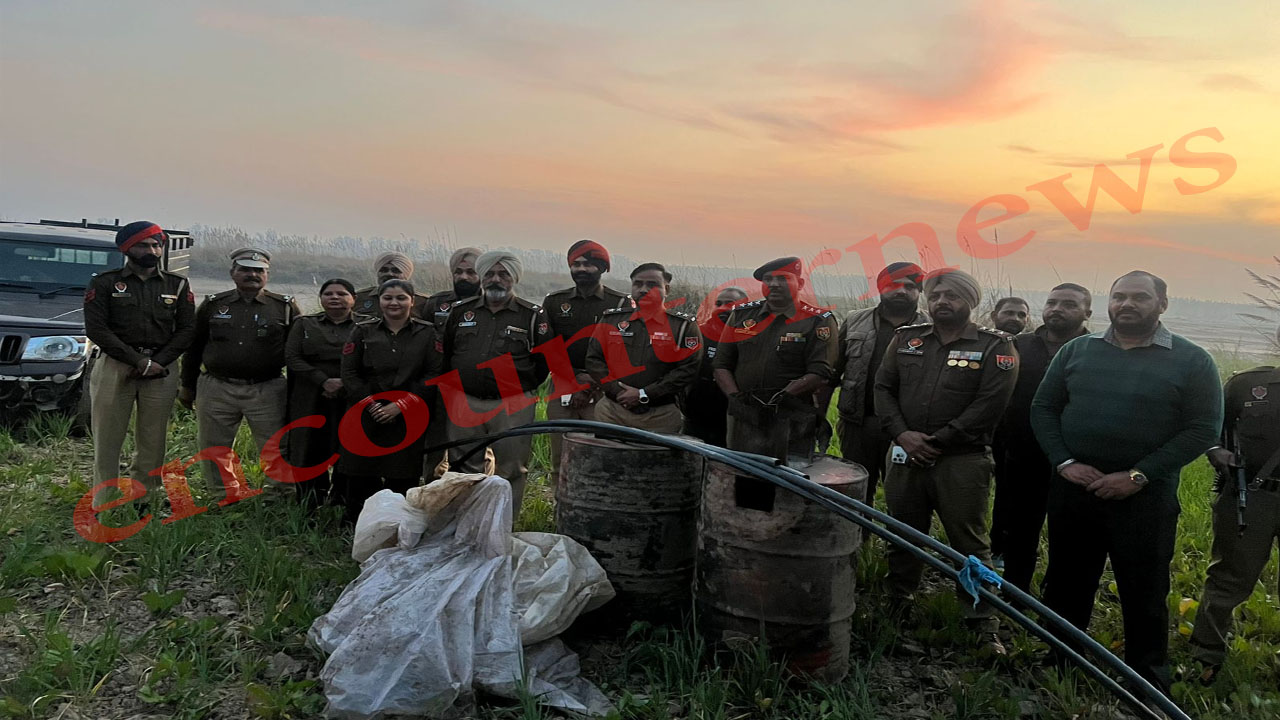 Jalandhar News : 250 लीटर लाहन, 2 तिरपाल, 2 ड्रम सहित 266 बोतल अवैध शराब ज़ब्त