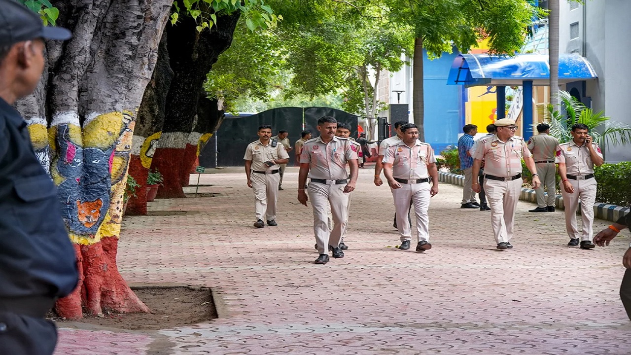 DPS सहित इन स्कूलों में बम से उड़ाने की धमकी से मचा हड़कंप