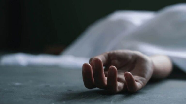 Punjab News: युवक ने किया पंखे से लटककर Suicide, परिजनों ने पत्नी पर लगाए आरोप